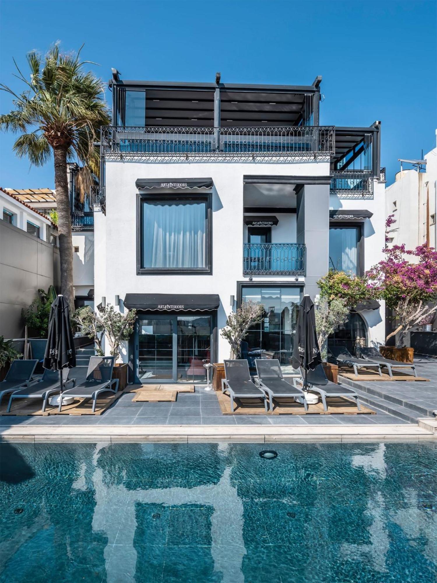 فندق Art & Interiors غومْبيت المظهر الخارجي الصورة