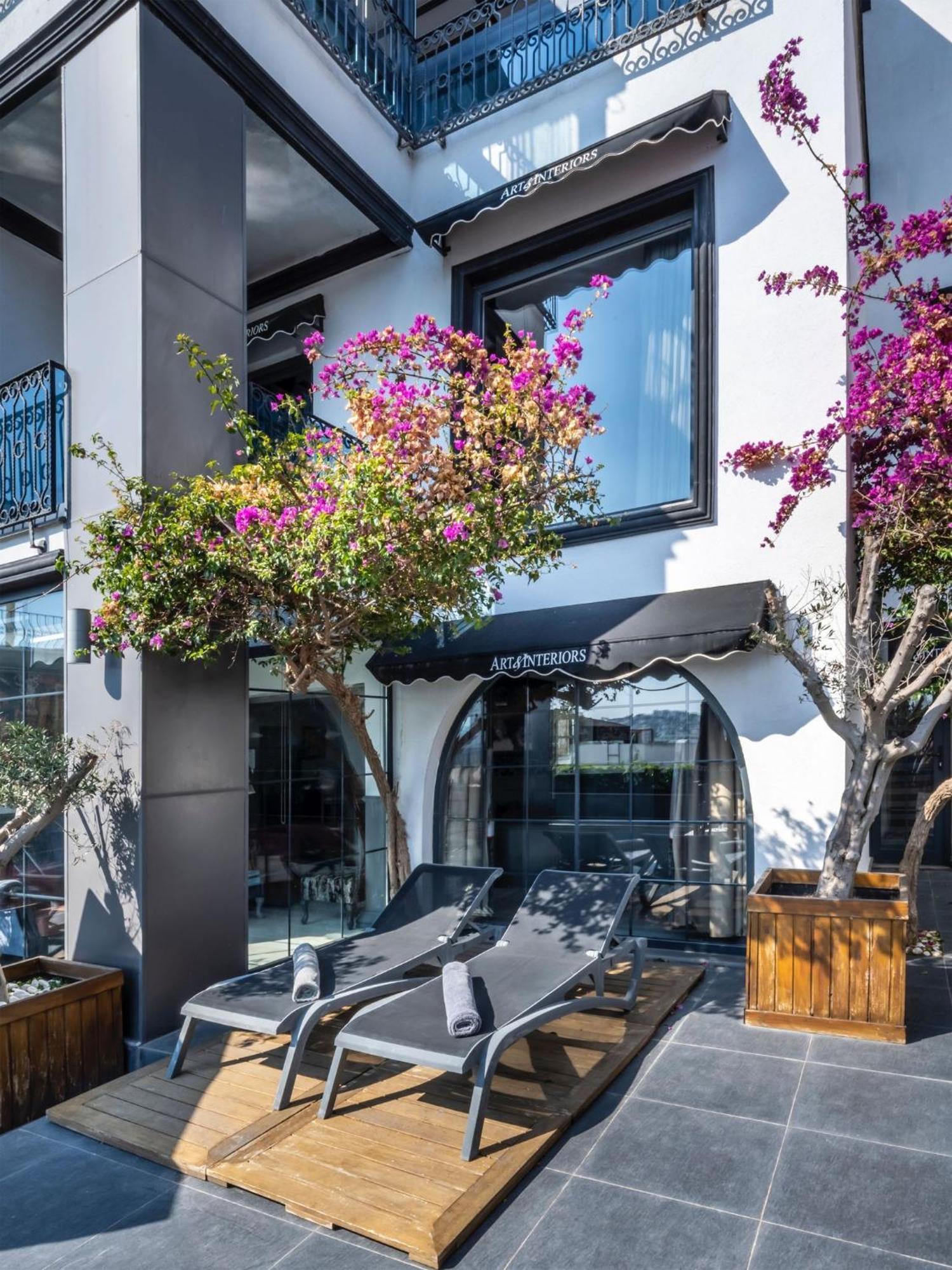 فندق Art & Interiors غومْبيت المظهر الخارجي الصورة