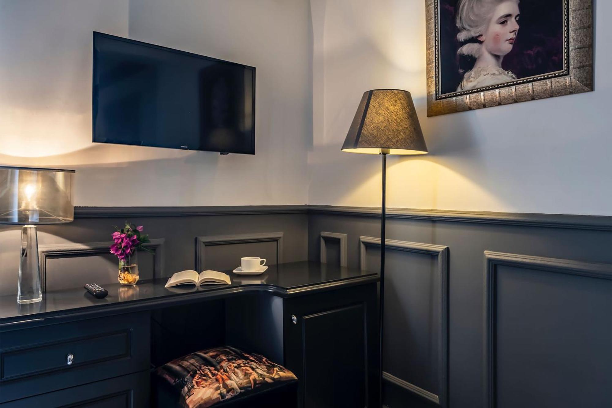 فندق Art & Interiors غومْبيت المظهر الخارجي الصورة